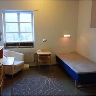 Single-bedroom-in-a-SiS-youth-facility-Photo-by-R-Ulrich-Figure-3-Older-juvenile_Q320